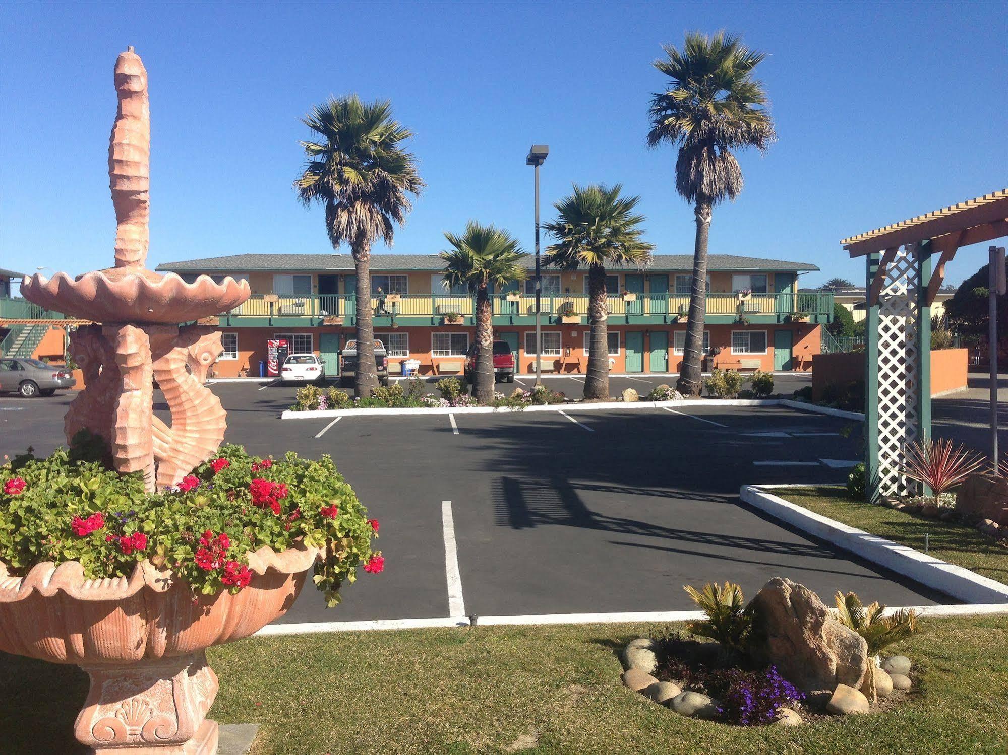 Sand Castle Inn Seaside Exterior photo